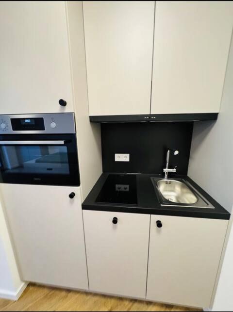 Modernes Apartment, Perfekte Lage In Berlin-adlershof Apartment Berlin